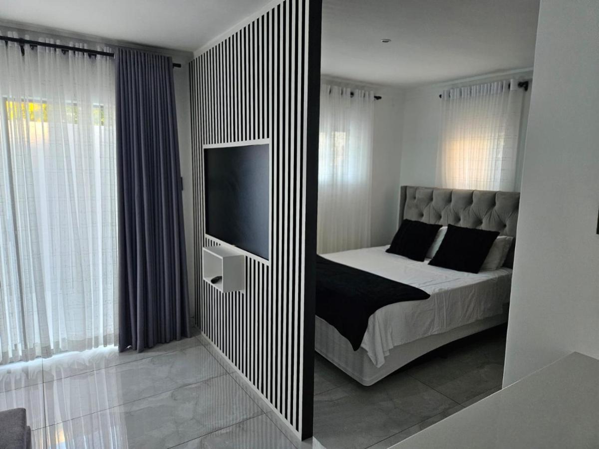 Nicky'S Guest House Roodepoort Exterior foto